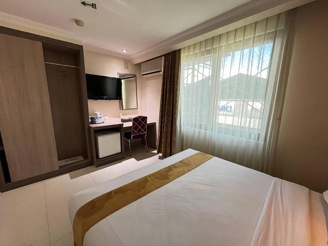 Manise Hotel 암본 외부 사진